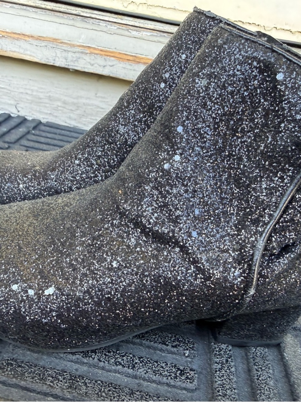 Sam Edelman Black Glitter Ankle Boots Sleek Sparkle Finish; kids size 4,woman-6